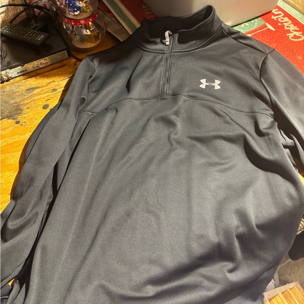 Under Armour Men's Black Pullover zip